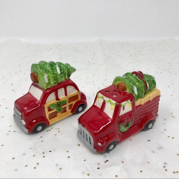 Vintage Farmhouse Style Christmas Salt&Pepper Shakers - Picture 4 of 8